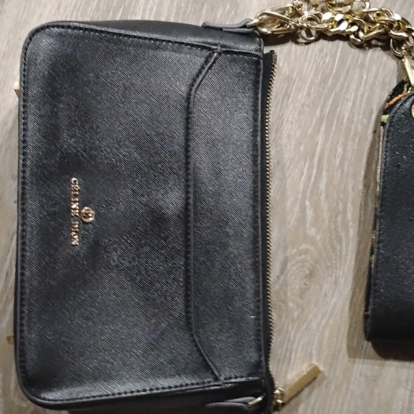 Celine DionBlack Wallet with Gold Chain - Picture 1 of 4